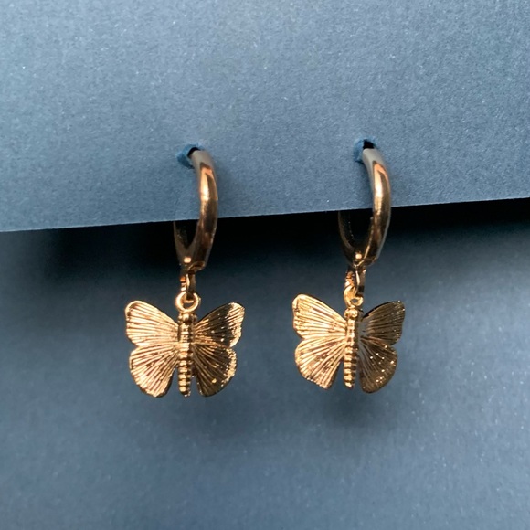 Gold butterfly earrings - Picture 2 of 3